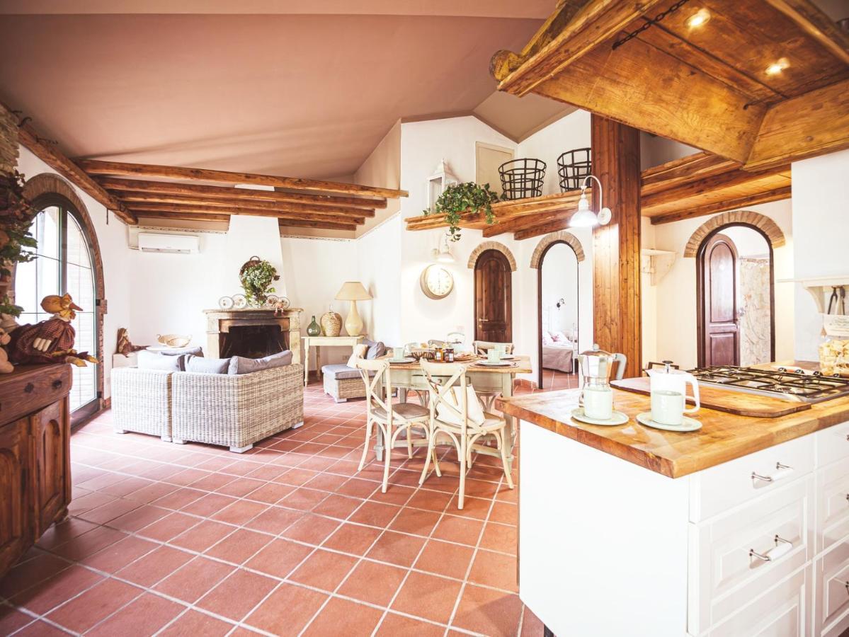 Ferienwohnung Relais Casale Il Poggetto - Olivo 1 By Zoom In Earth Cecina  Exterior foto